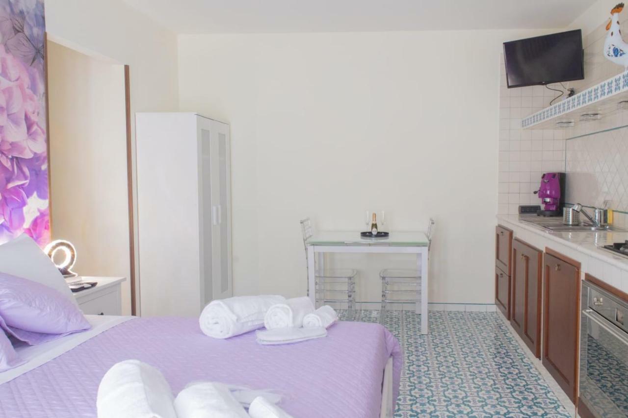 Bed Boutique Napoli Colors Hotel Bilik gambar